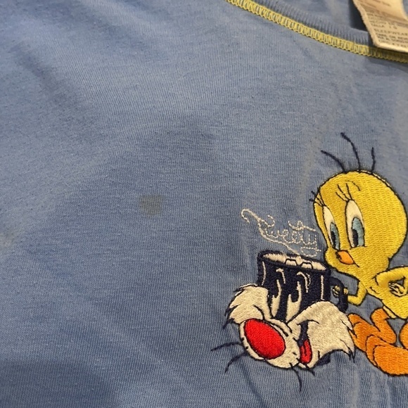 AC: Looney Tunes Tweety Bird Sylvester Shirt - Picture 7 of 7
